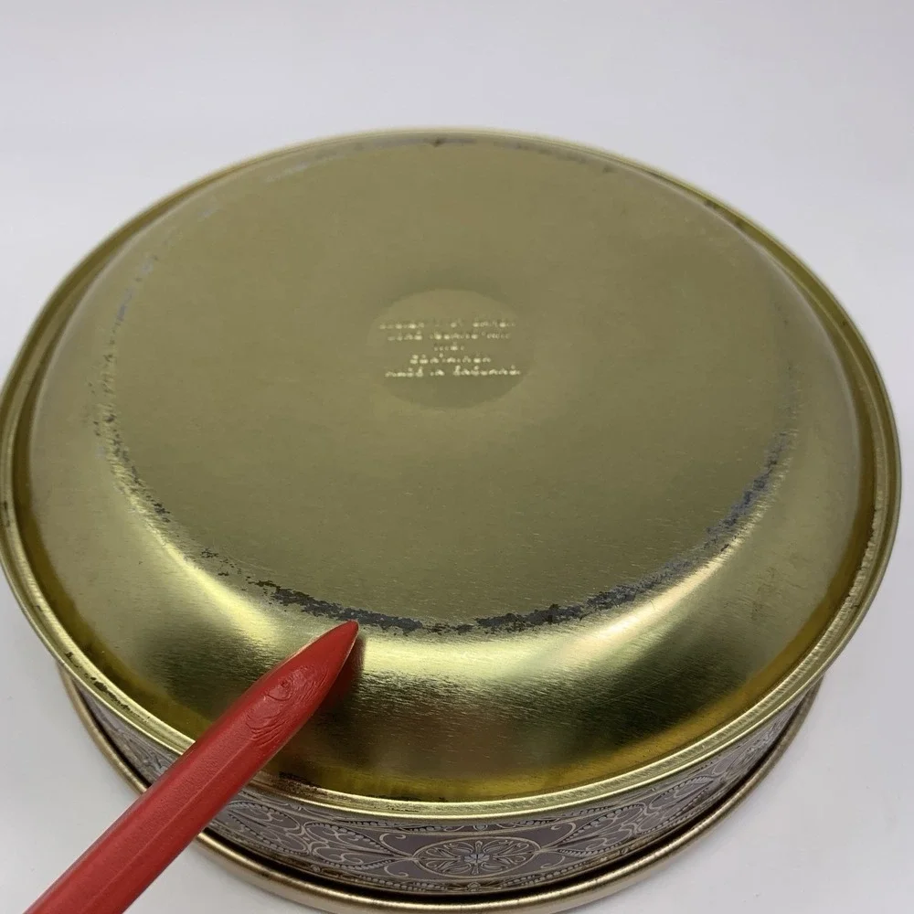 Daher Embossed Round Red Gold Mosaic Tin w Lid Made In England Vtg Biscuit
